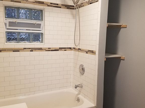 5th image of 606 Amherst St APT 3