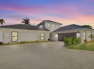 1010 Singer Dr, Riviera Beach, FL 33404