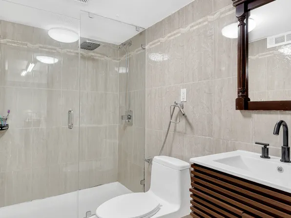 1980 East 8th Street image 9 of 31