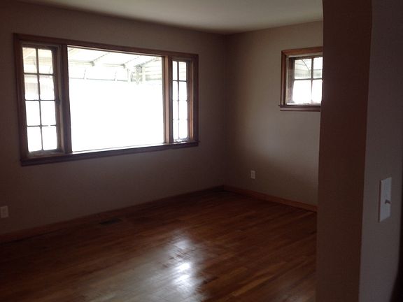 2nd image of 1770 W Mound St