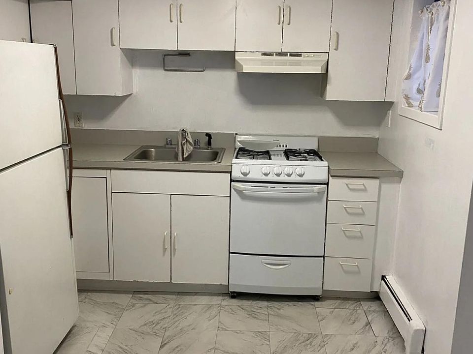 1st image of 2788 Maple Ave Floor 1