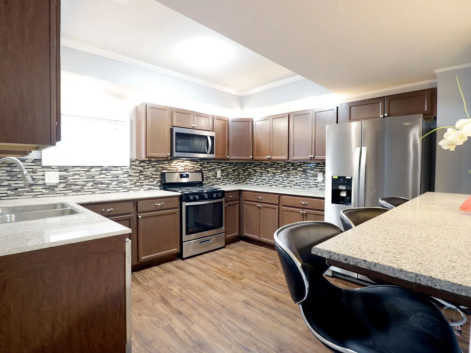 205 Cherry St — Photo 2