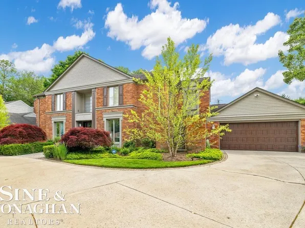 41 Woodland Shore Dr, Grosse Pointe, MI 48236