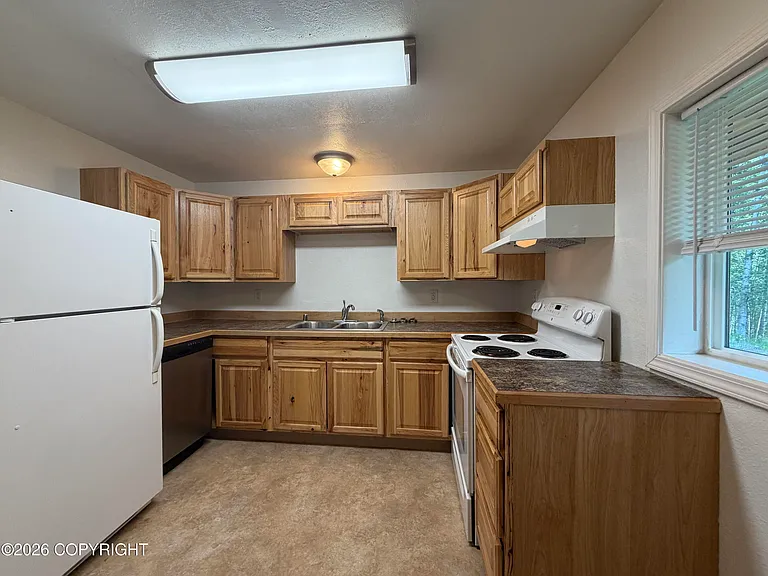 17922 Hillcrest Dr #3 — Photo 5