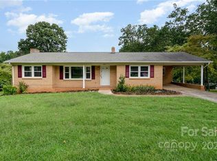 402 Fulton Dr, Kings Mountain, NC 28086