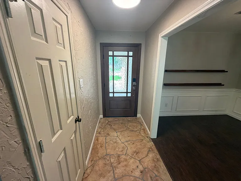 2132 Turf Club Dr — Photo 5