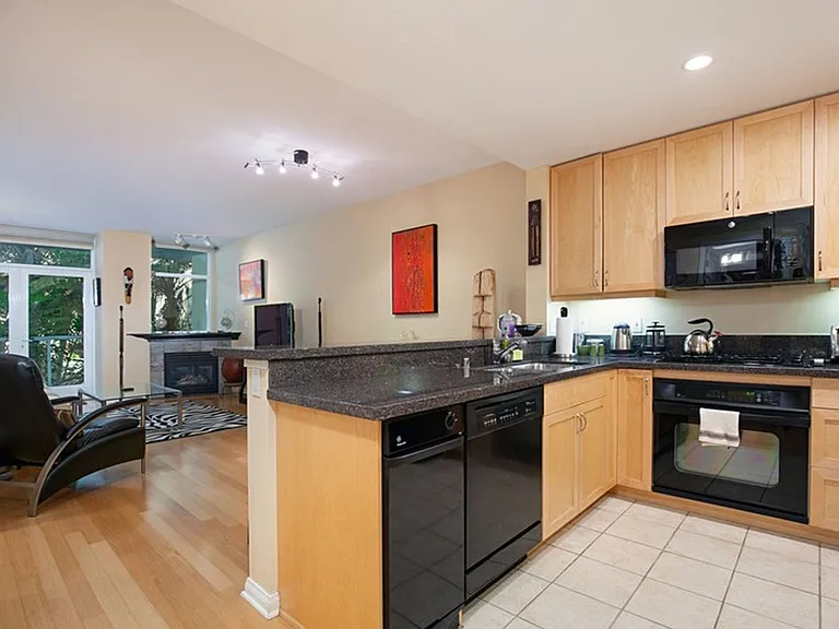 850 Beech St #317 — Photo 9