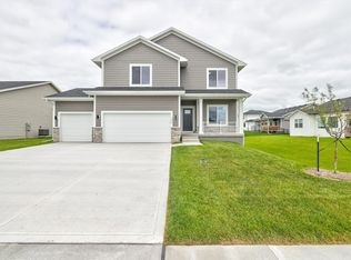 6814 Bright St, Johnston, IA 50131