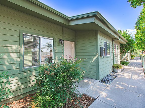 3rd image of 11377 Osborne Pl Unit 6