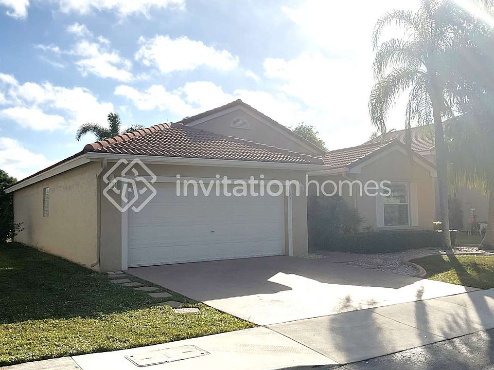 1st image of 395 NW 165th Ave