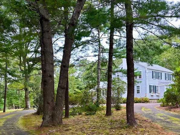 484 Main St, Tisbury, MA 02568