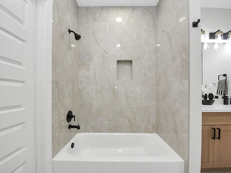 9824 Nedwald St — Photo 44