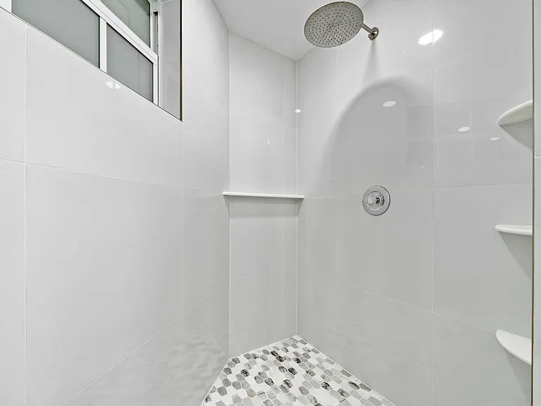 6553 Via Regina — Photo 19