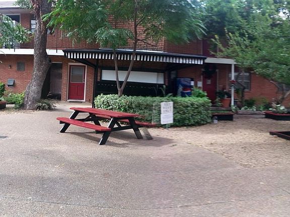 4th image of 5203 Gaston Ave APT 218