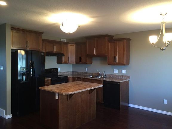 3rd image of 4100 Sandhill Cres