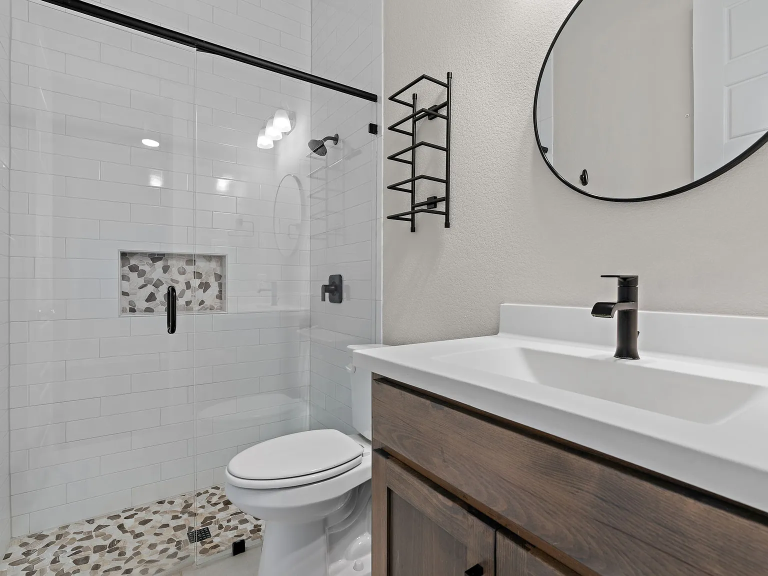 4 bed, 2671 sqft, $3,700 — Photo 2