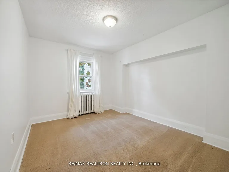 186 Wanless Ave — Photo 29