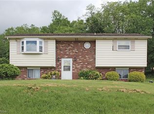 633 Carothers Rd, Weirton, WV 26062