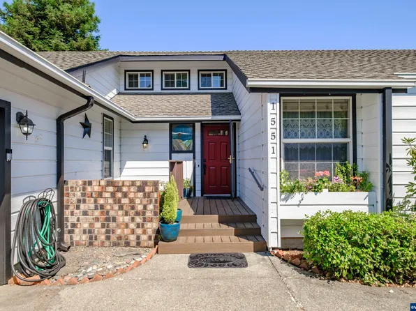 1551 Downing Dr, Lebanon, OR 97355