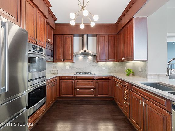4th image of 1201 S Prairie Ave APT 1005