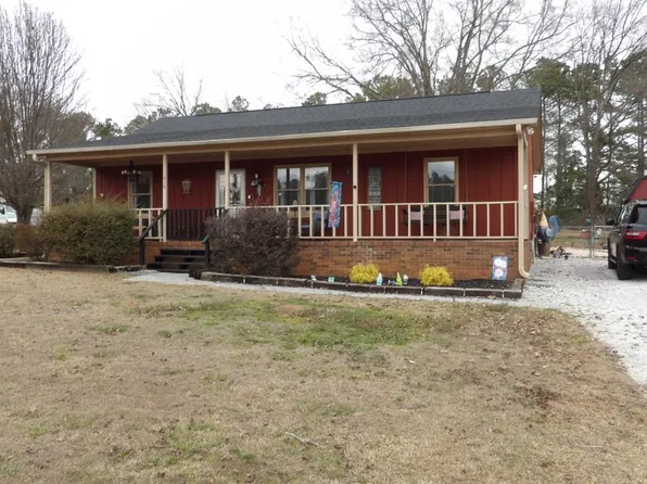 616 Dixie Dr, Hodges, SC 29653