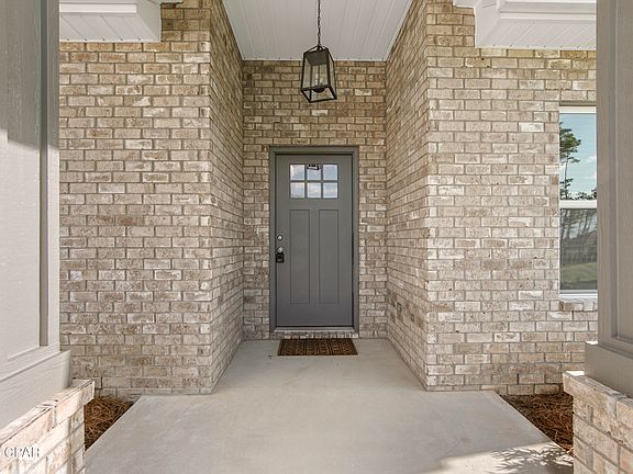 4th image of 132 White Oaks Blvd