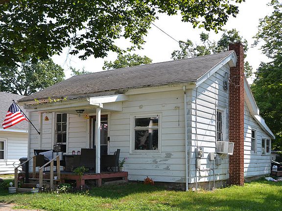 2nd image of 210 N Brown St