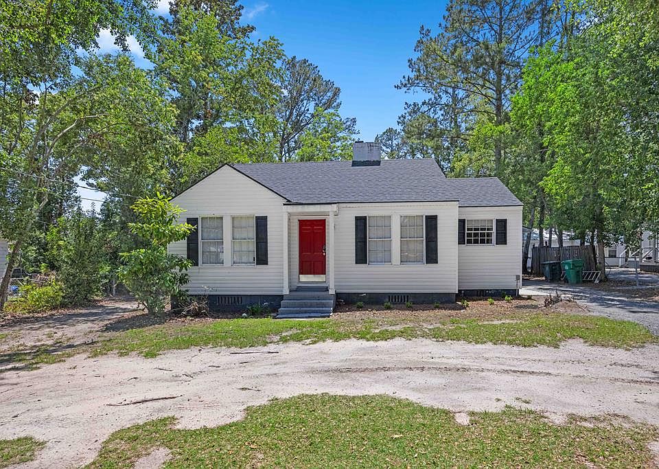 1st image of 1704 Azalea Dr