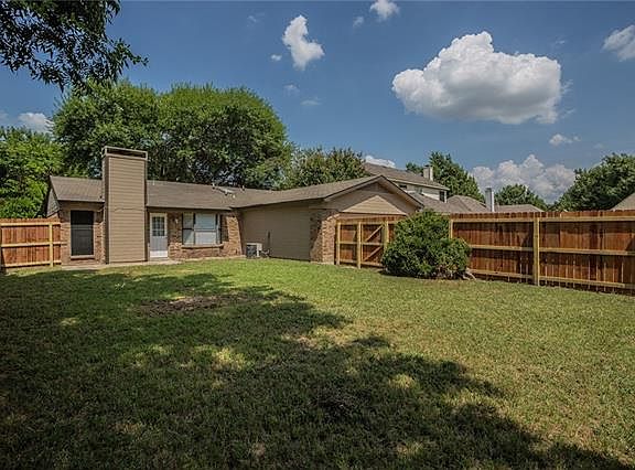4th image of 1833 Sage Dr
