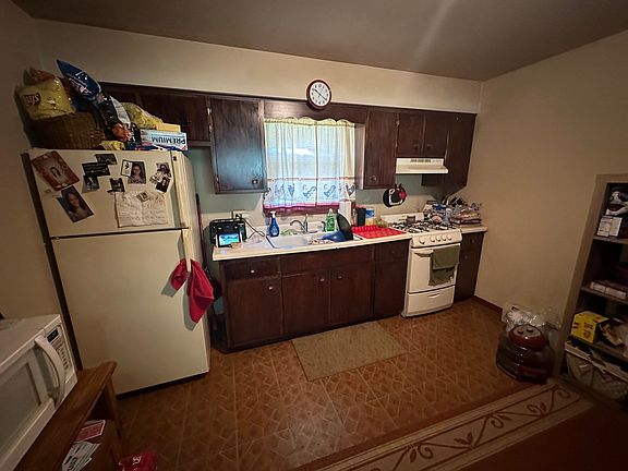 5th image of 1585 W Station St