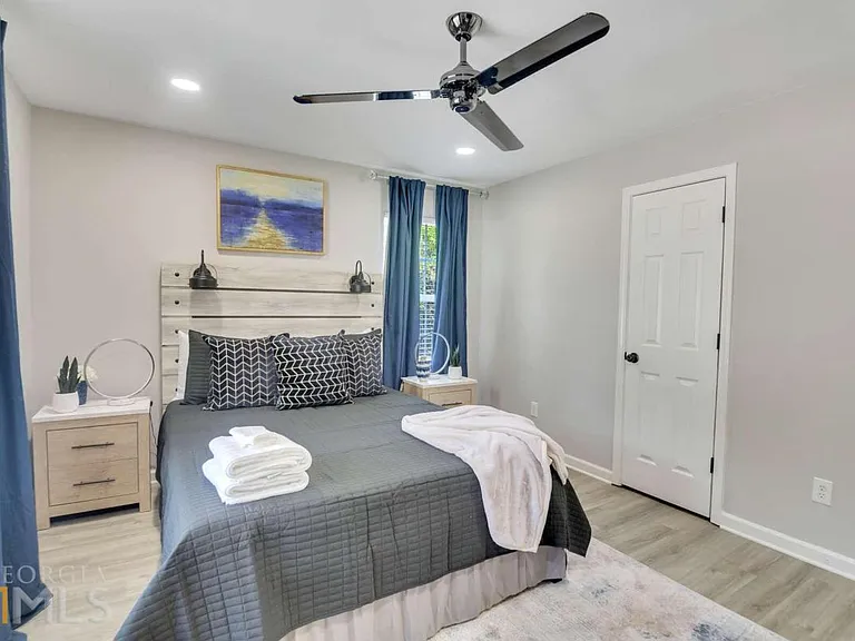 1738 Spring Rd — Photo 11
