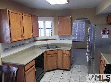 3rd image of 7112 Oval Rock Dr