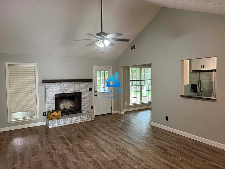 3588 Woodland Dr — Photo 12