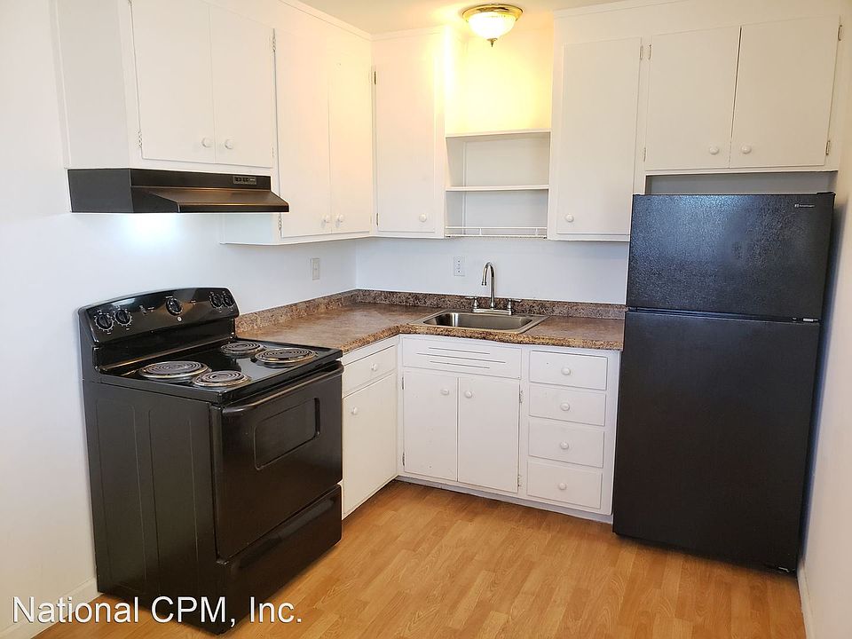 1st image of 991 Helen Ave APT 3