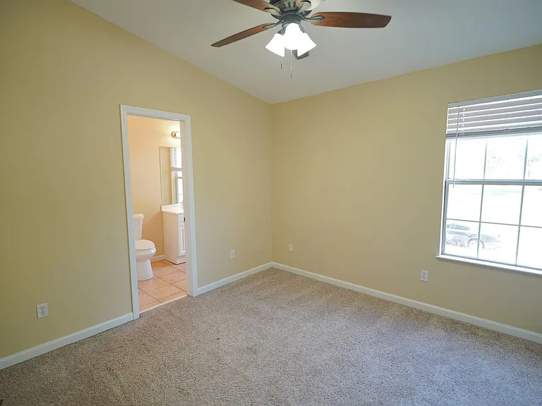 847 W Georgia St — Photo 15