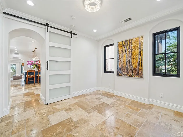 312 Carnation Ave — Photo 12