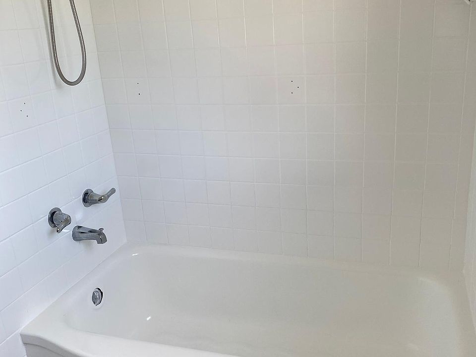 1st image of 673 NE 92nd St #F8