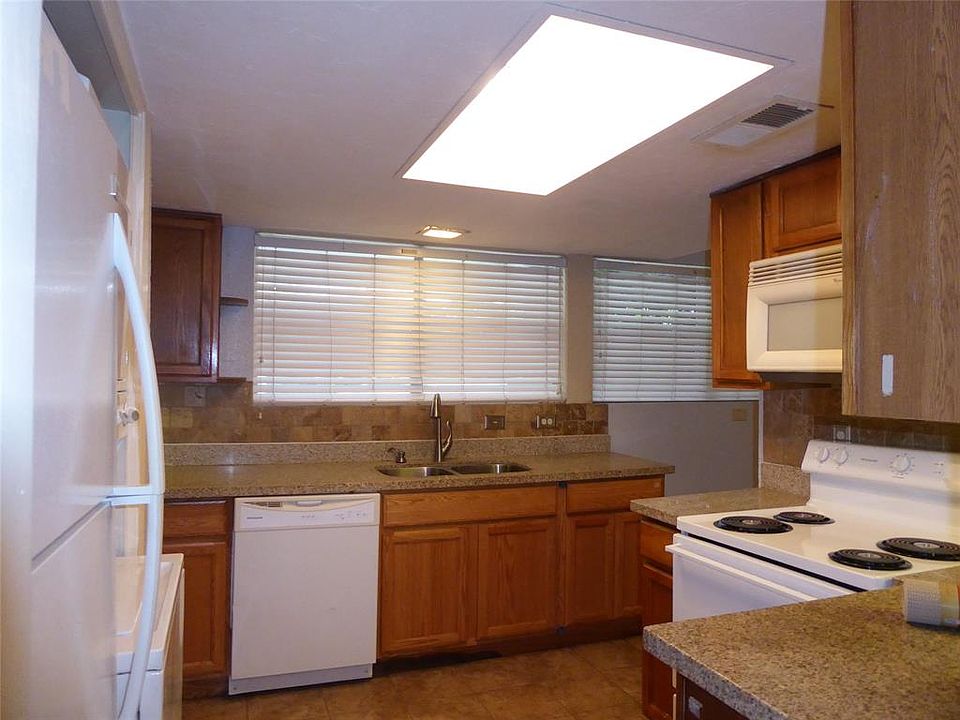1st image of 781 Country Place Dr APT 1015
