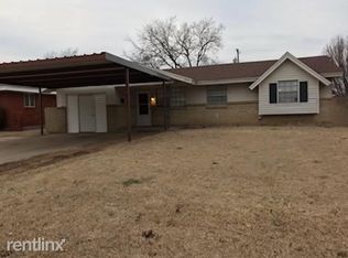 829 NW 8th St, Moore, OK 73160