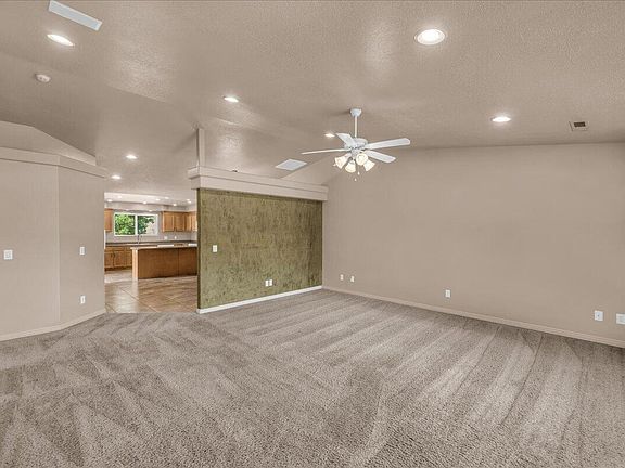 4th image of 3038 S Willow Dr