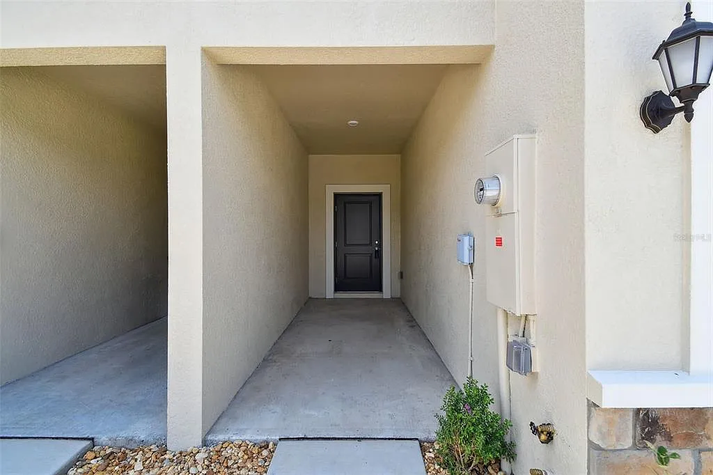 3 bed, 2.5 bath, 1634 sqft, $2,000 — Photo 3