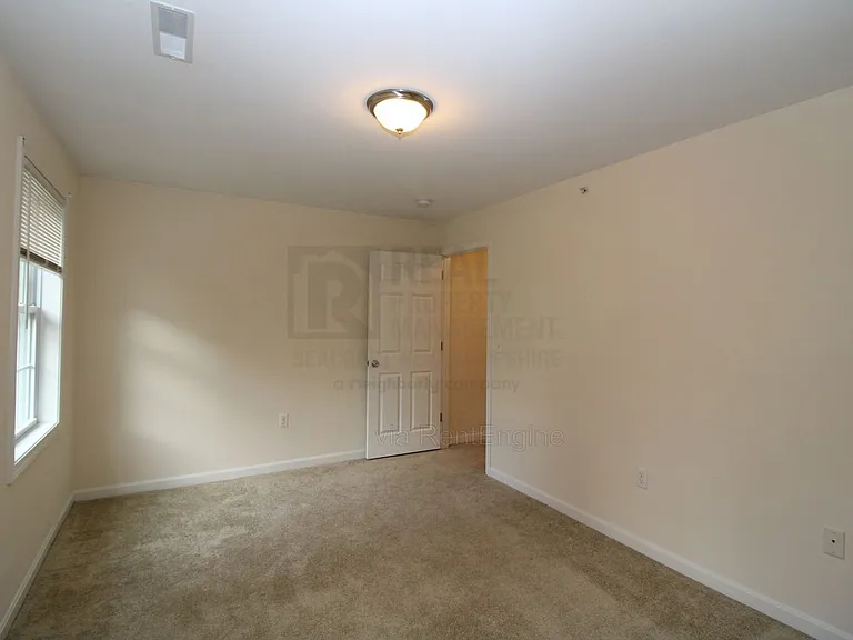 4 Waverly Dr — Photo 12