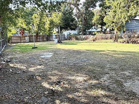 4th image of 2936 Golfcrest Blvd