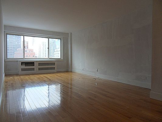4th image of 360 E 65th St APT 12B