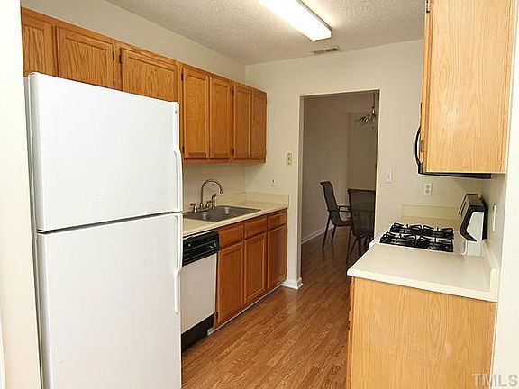 5th image of 508 Darby Glen Ln