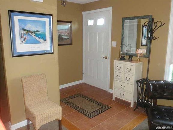 4th image of 65 Woodgate Dr