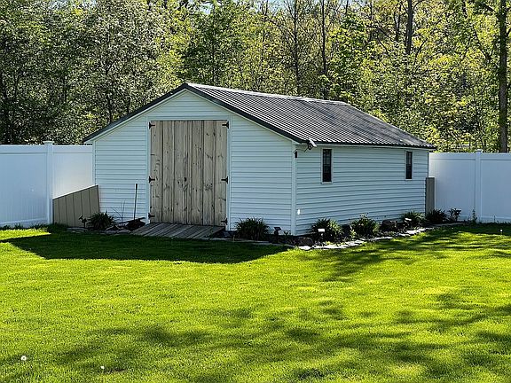 16x24 Amish Built Shed