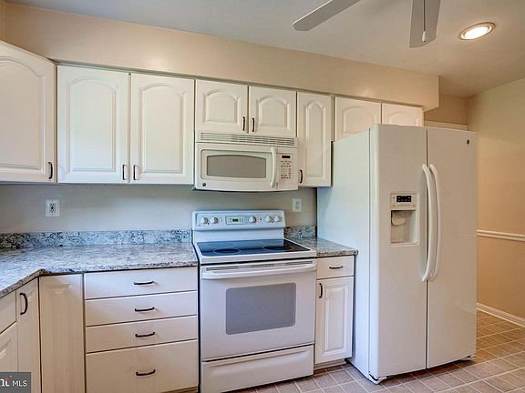 5th image of 3171 Lindenwood Ln
