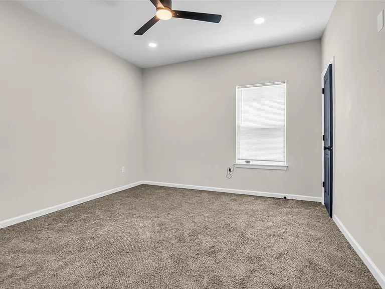 8529 Dosia St #A — Photo 18