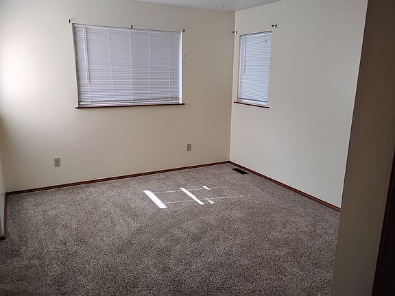 5th image of 1130 W 7th St